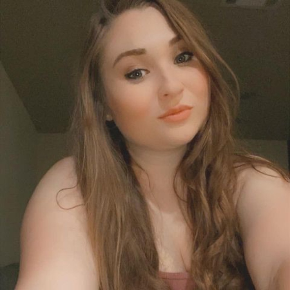 Meet your Posher, Alyssa